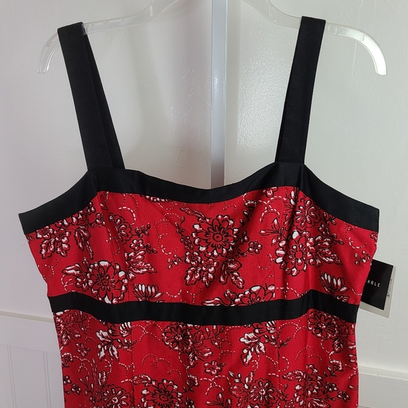 Sag Harbor Red & Black Floral Cotton Dress | 16 P - Picture 5 of 11